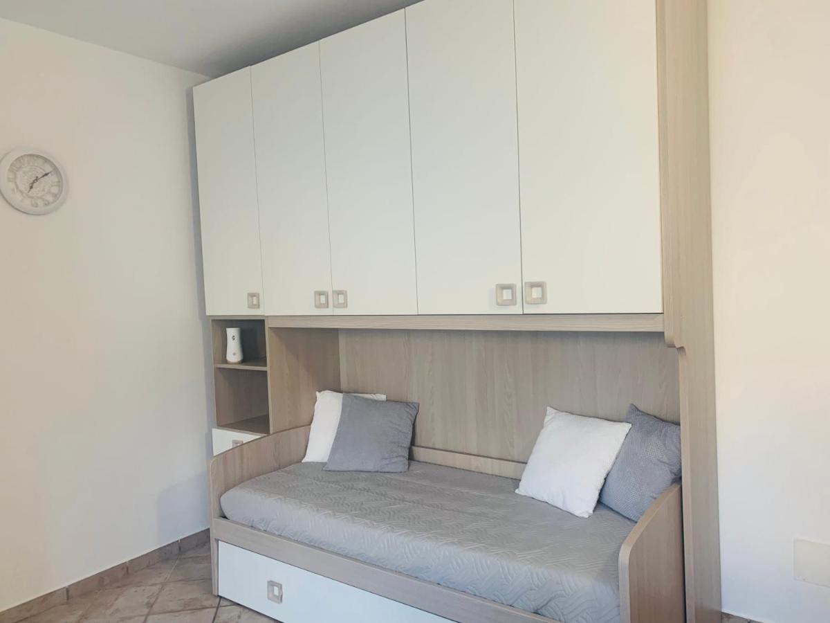 דירות סומה לומברדו Il Cortiletto מראה חיצוני תמונה