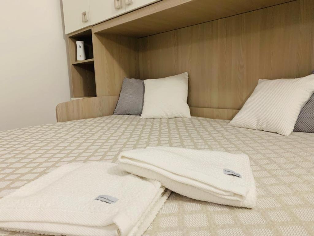 דירות סומה לומברדו Il Cortiletto מראה חיצוני תמונה