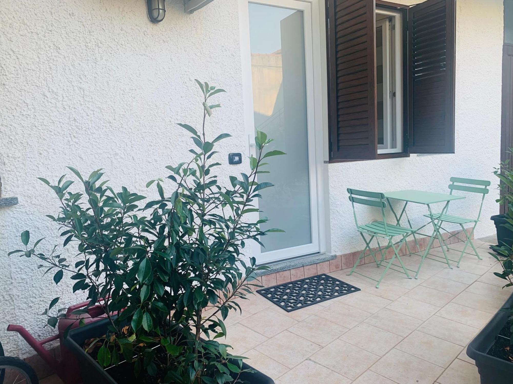 דירות סומה לומברדו Il Cortiletto מראה חיצוני תמונה